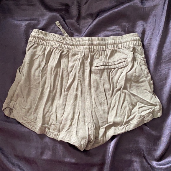 Revamped Army Green Linen Shorts - Picture 2 of 2